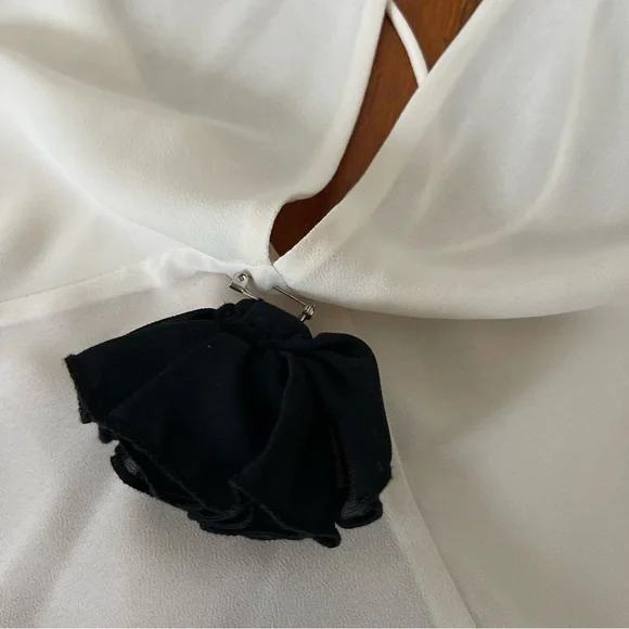 Elegant White Evening Gown - Picture 12 of 14